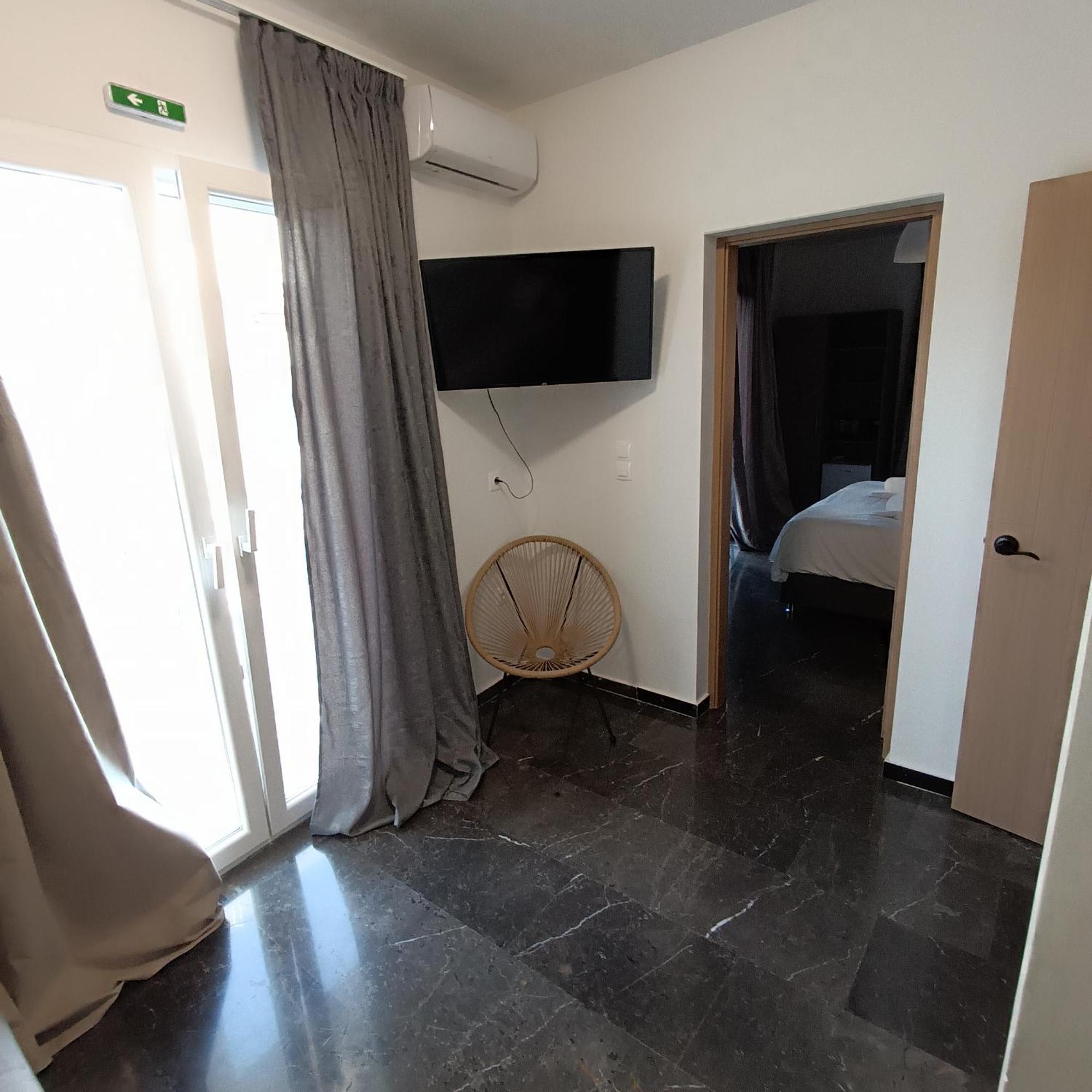 Celia Aparthotel 2*