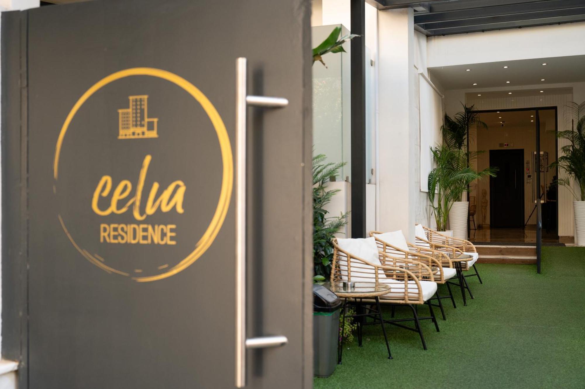 Celia Apartahotel